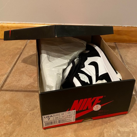 Jordan 1 Retro High Twist “Panda” - Picture 4 of 11